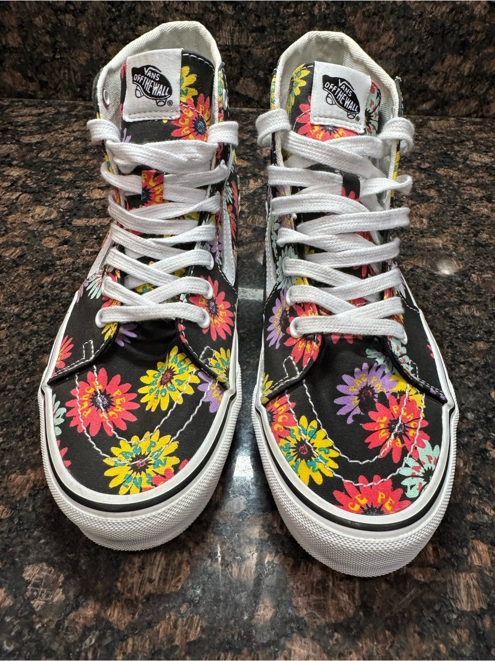 Vans Sk8-Hi Tapered in Black/Peace Floral, size 8